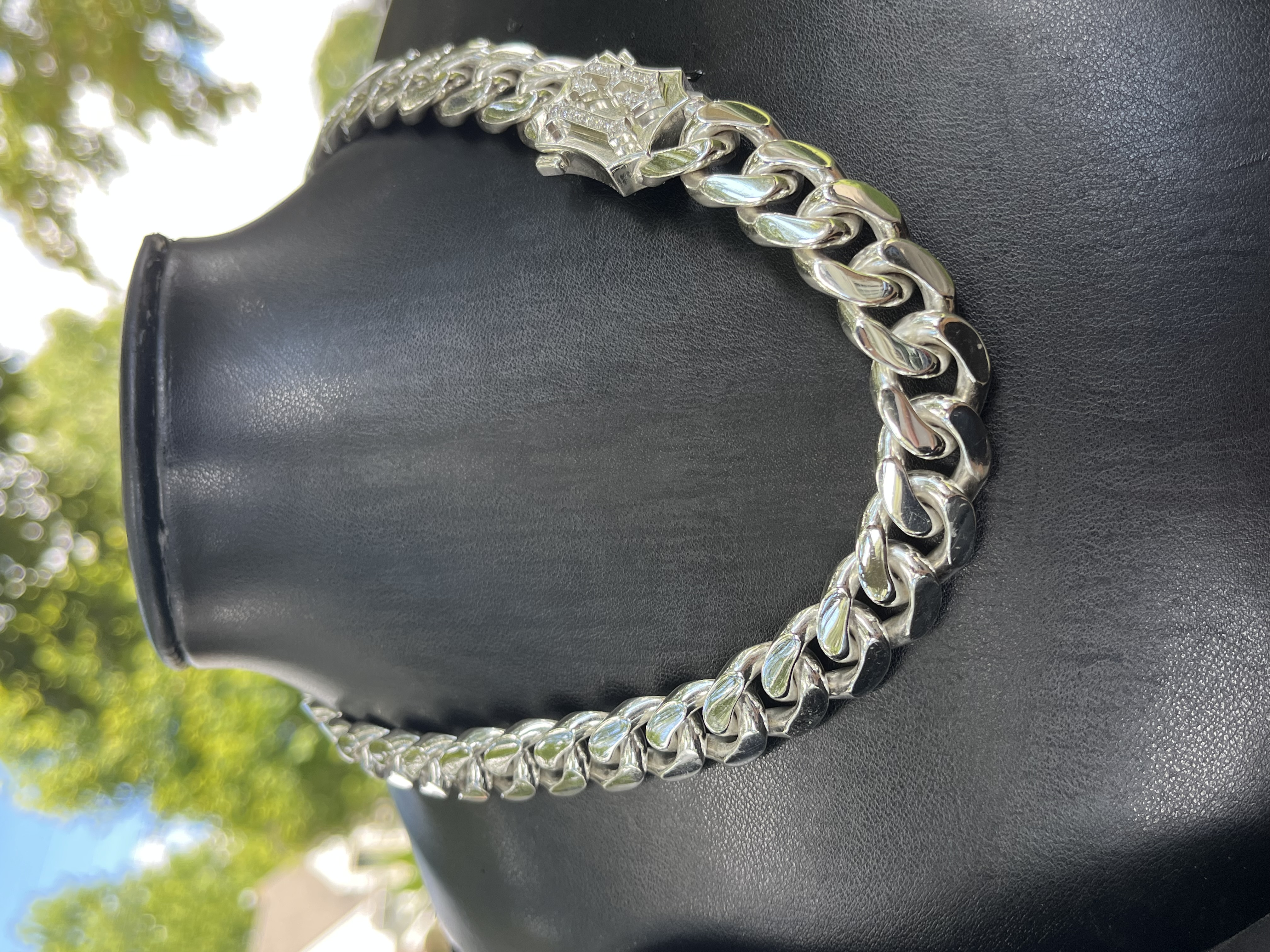 Custom chain design crafted in Toronto